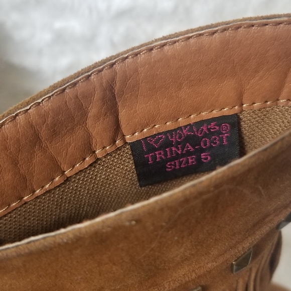 Toddler Girl Faux Suede Boots with Tassels - Picture 2 of 7